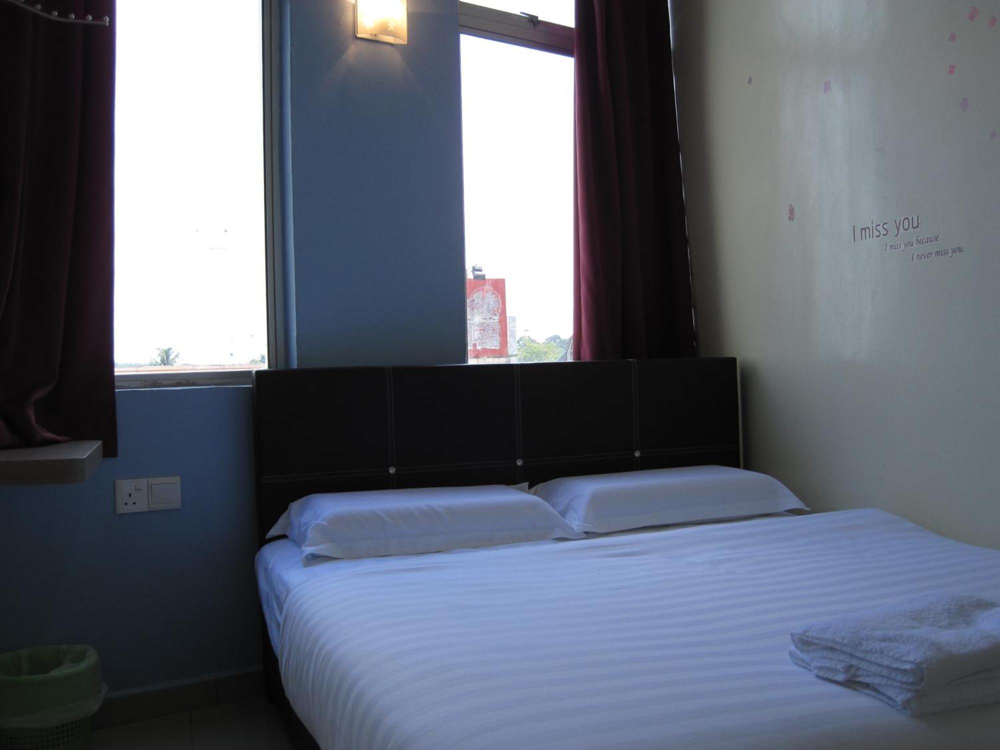 Max Inn Hotel Parit Raja Bilik gambar