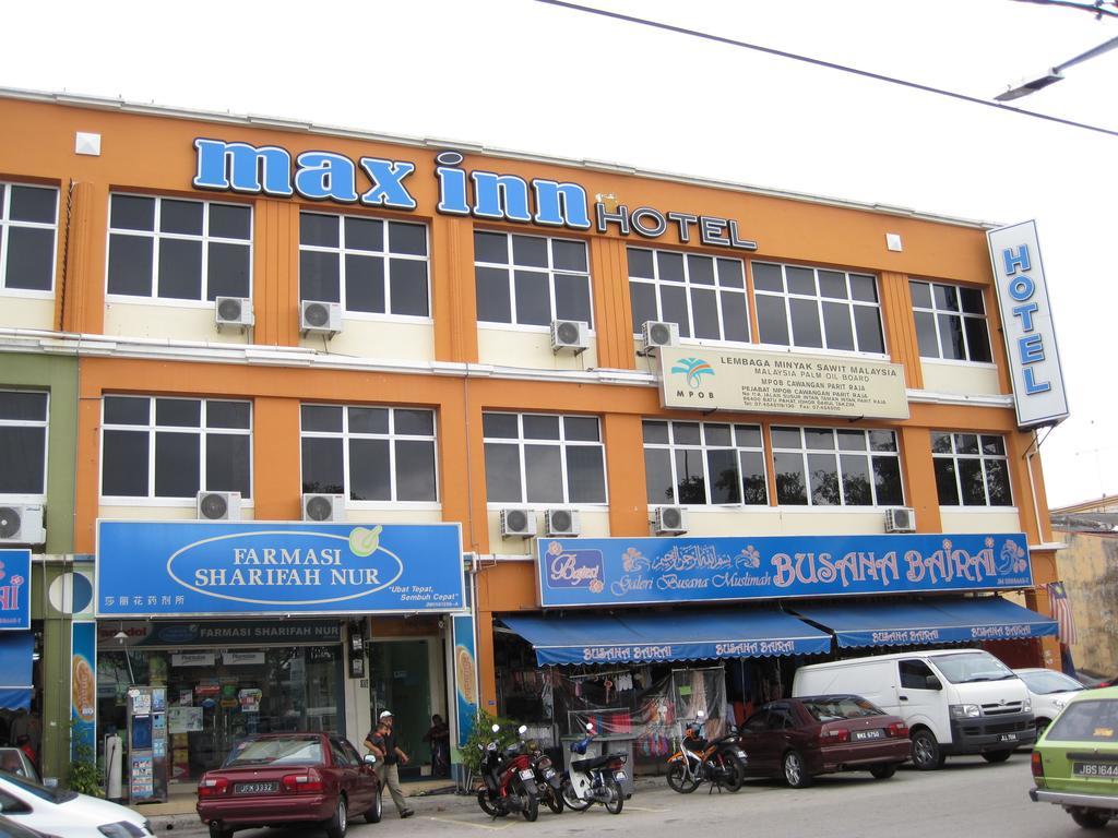Max Inn Hotel Parit Raja Luaran gambar