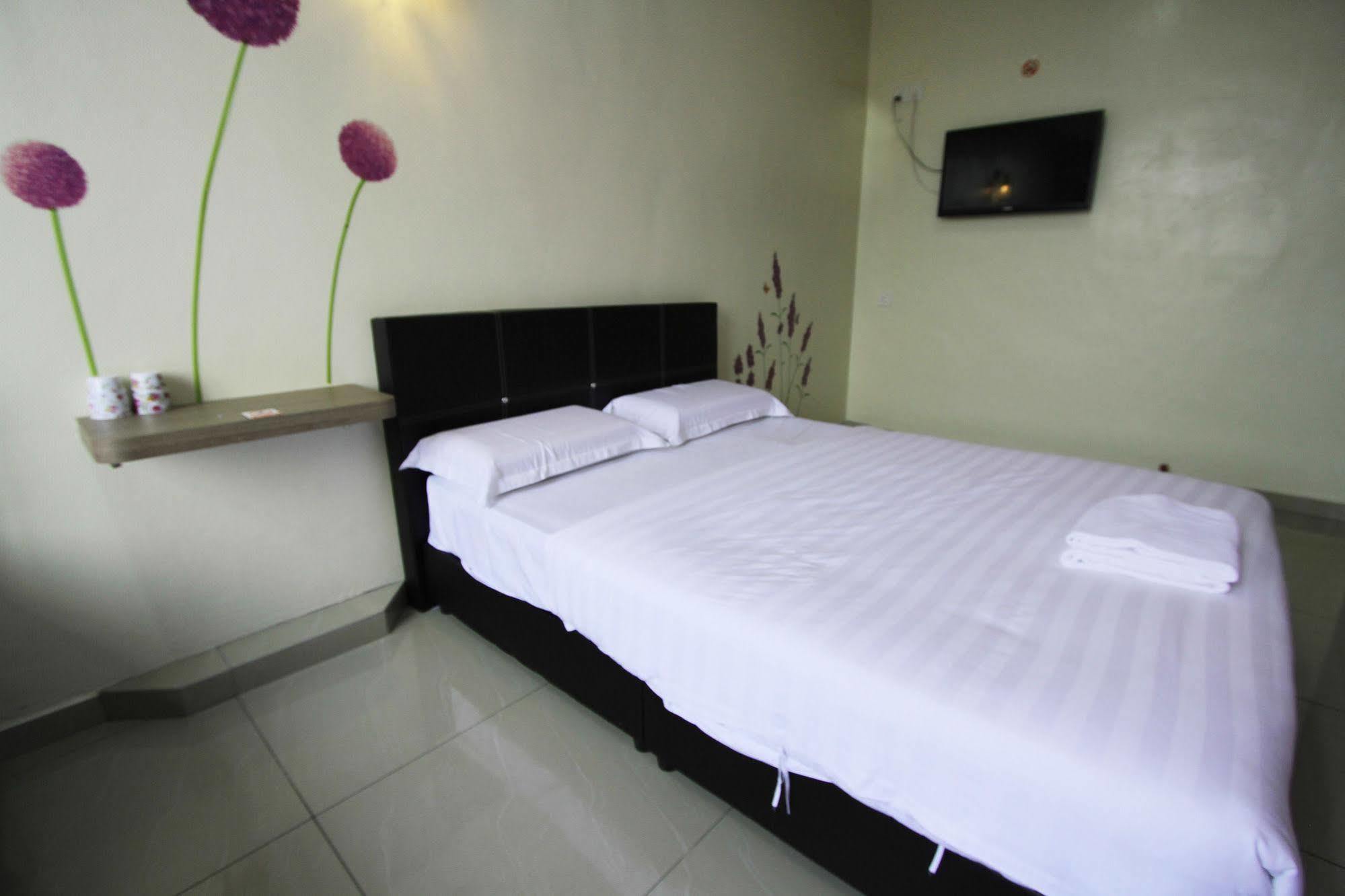 Max Inn Hotel Parit Raja Luaran gambar