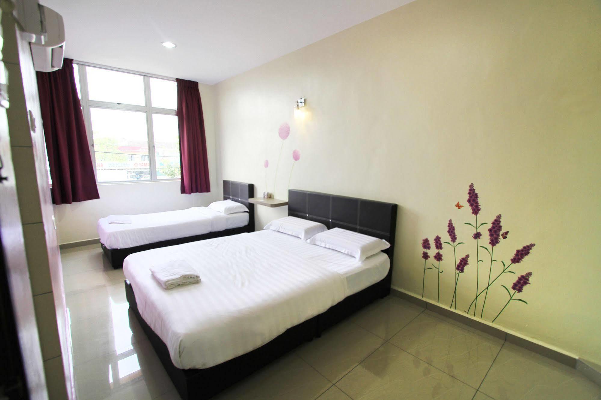 Max Inn Hotel Parit Raja Luaran gambar