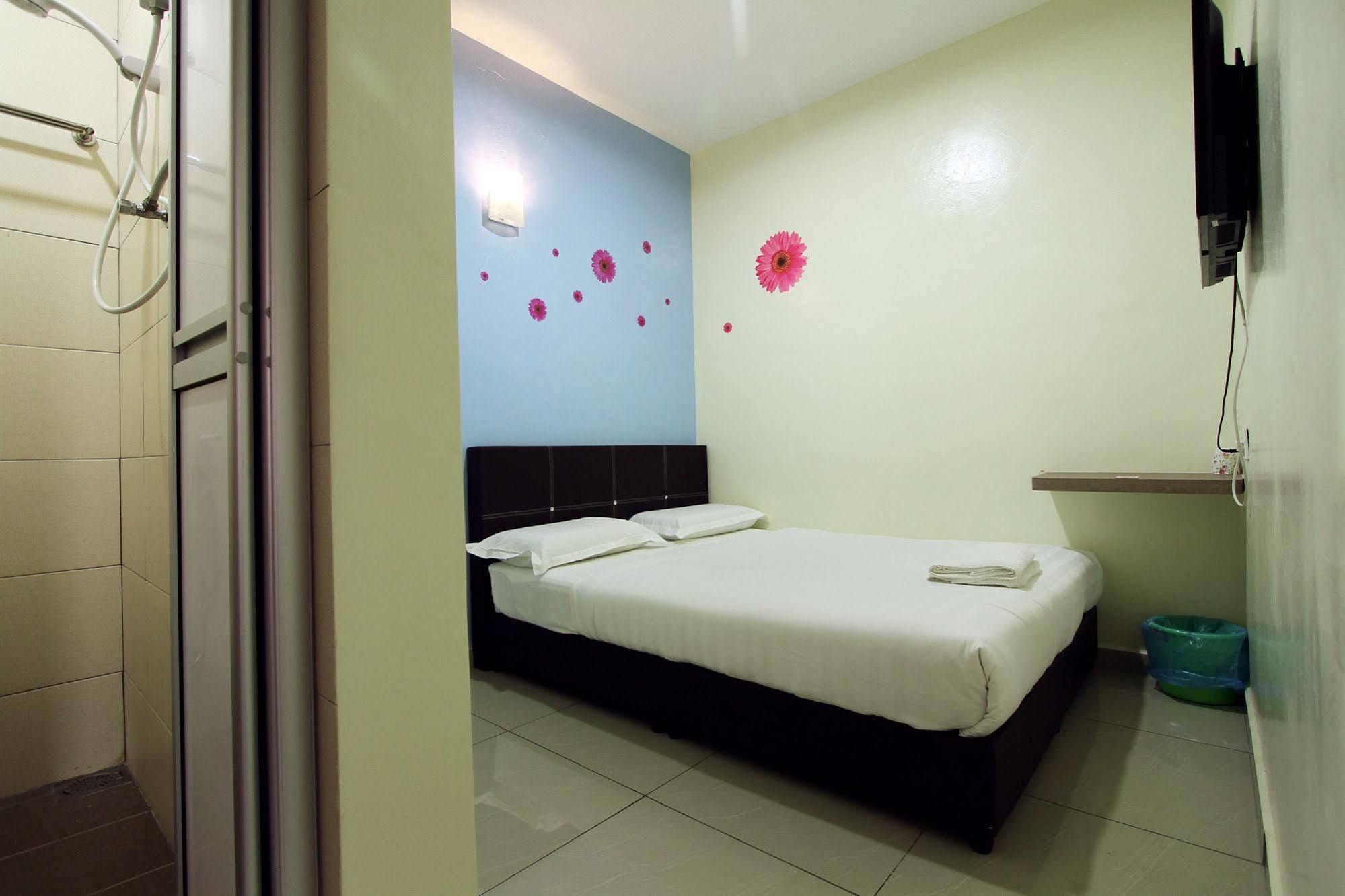 Max Inn Hotel Parit Raja Luaran gambar